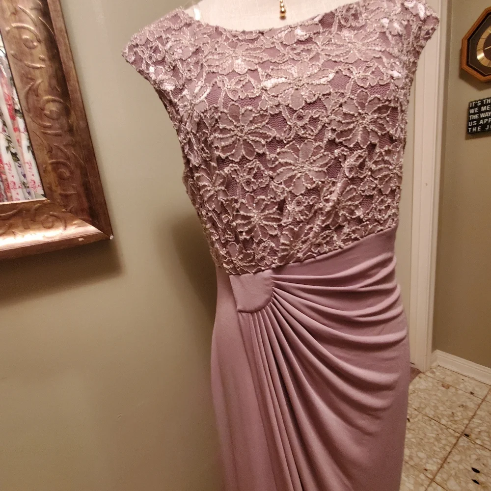 Dress - Picture 4 of 11